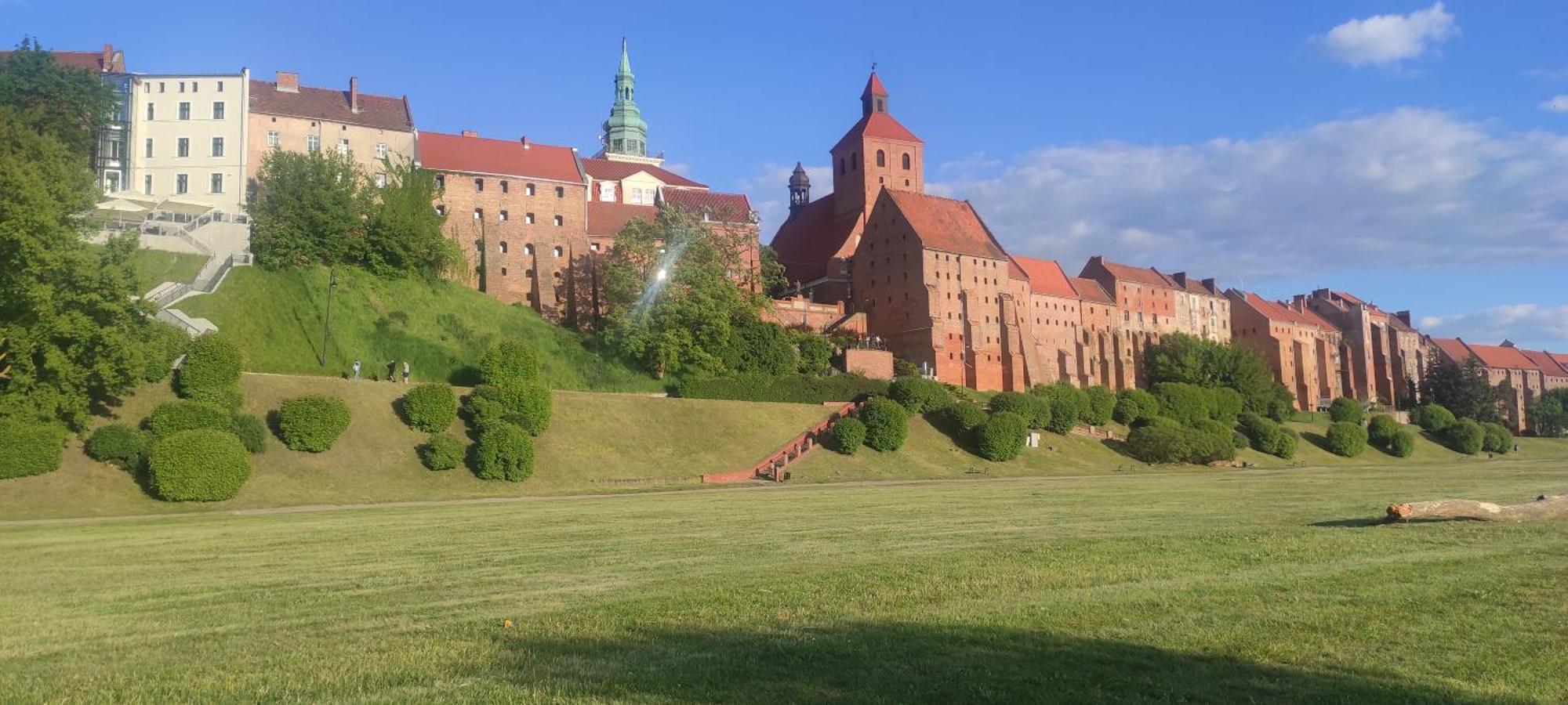 City Center Apartment 45M, 1 Bedroom And 1 Living Room With Kitchen Plus Bathroom, A Perfect Family Friendly Place Or For Home Office And A Longer Stay, A Proper Office Desk With Business Chair Provided, 100M From Market Square And Vistula River Grudziadz Exterior photo